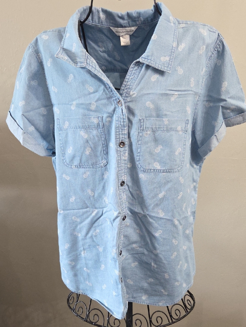 Light Blue Short Sleeve Button-Up Shirt with Subtle Pineapple Print
